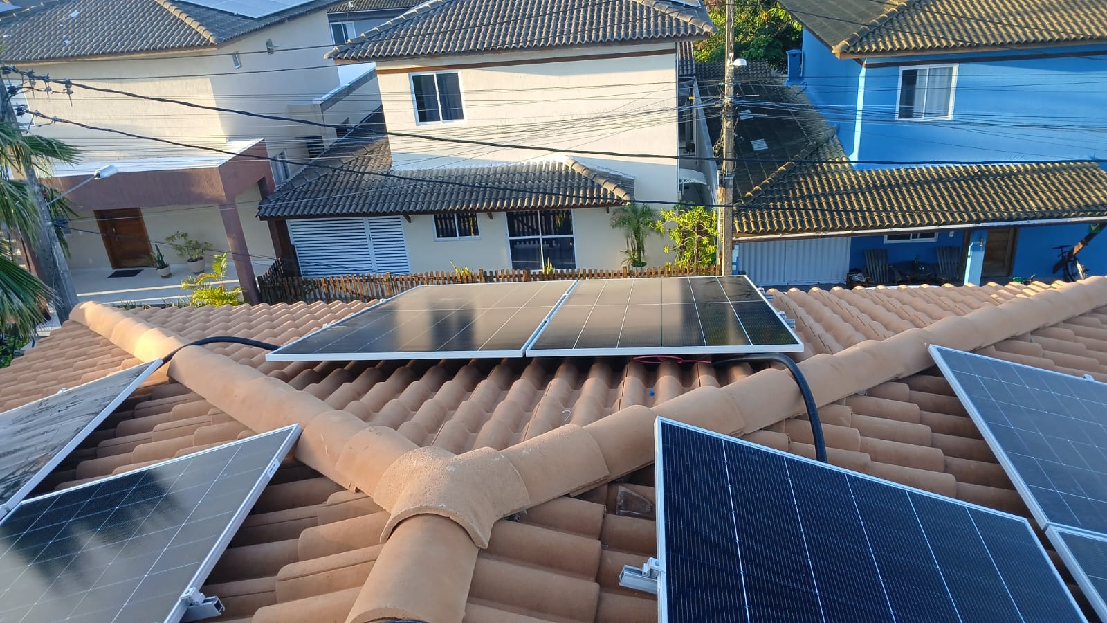Projeto solar Pryme Tech — geração 1.100 kWh/mês