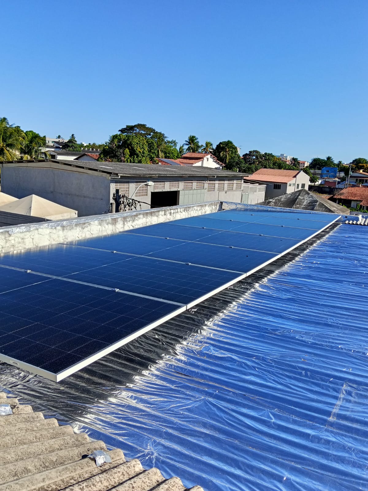 Projeto solar Pryme Tech — geração 850 kWh/mês